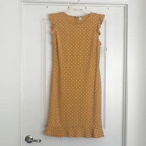 NWT Old Navy yellow polka dot dress 👗